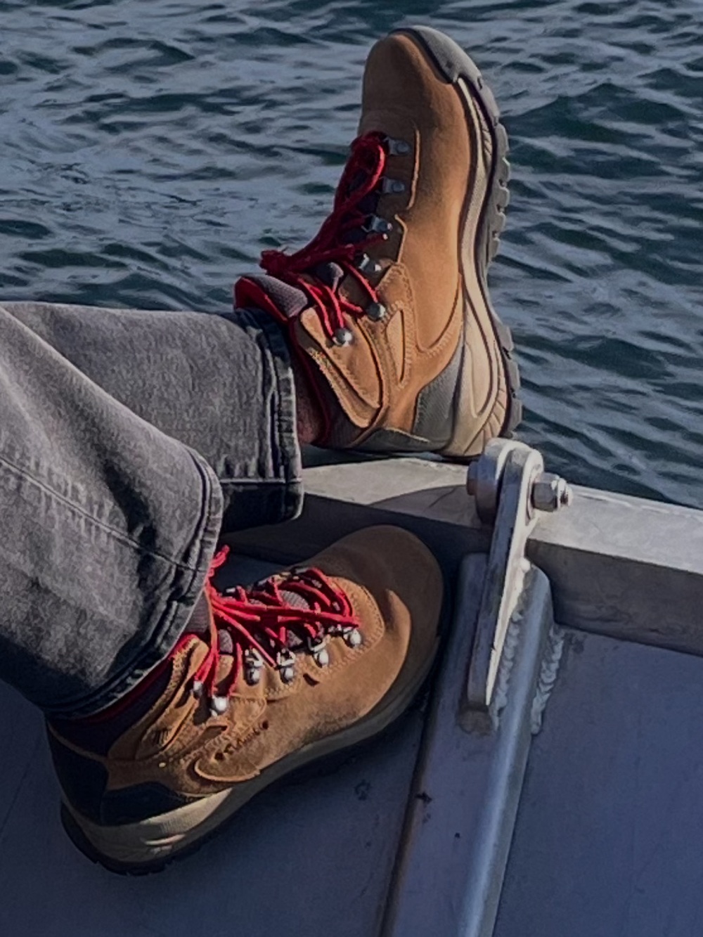 Columbia Womens Tan Suede Hiking Boots with Red Laces